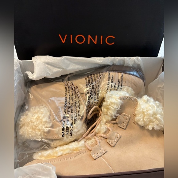 NIB Vionic Orthopedic Neutral Fuzzy Sherpa Boots - Picture 7 of 11